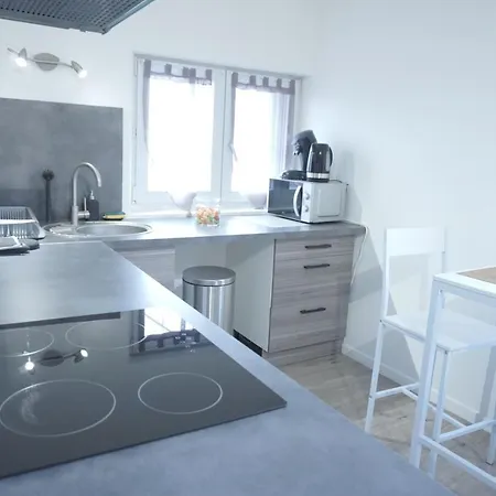 Studio Cosy Saint-quentin Apartment *